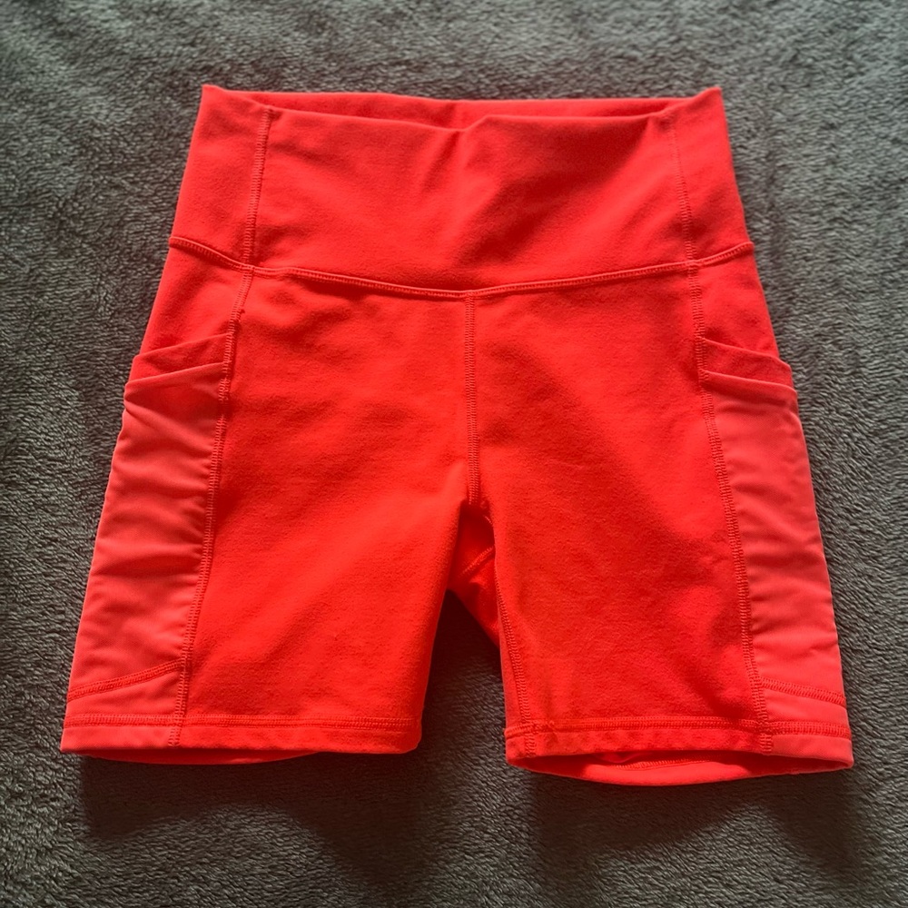 Fabletics On The Go Powerhold High Waisted 6in Biker Shorts